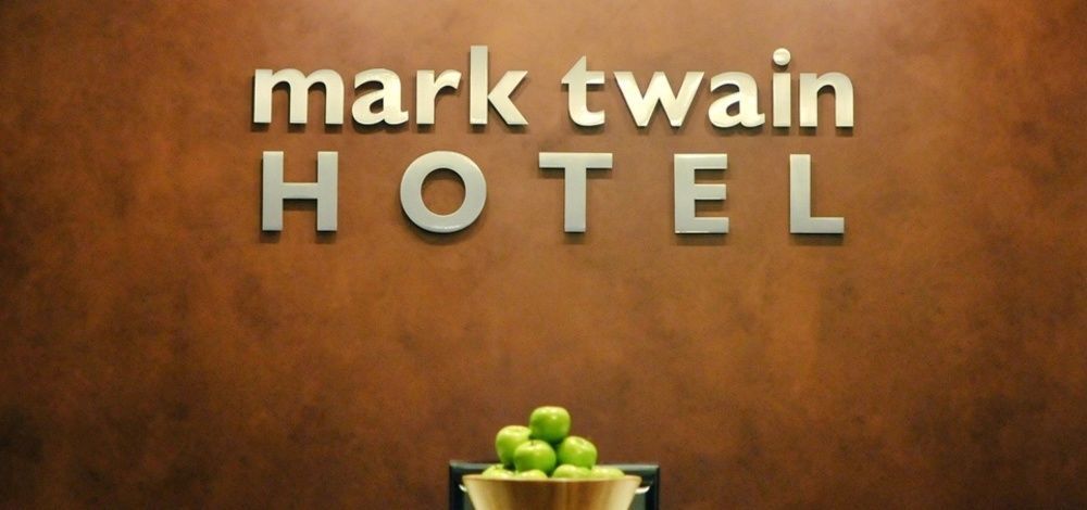 Mark Twain Hotel Peoria Buitenkant foto